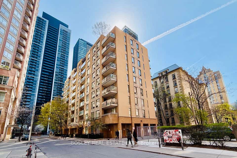 99 Hayden Street #806, Toronto, ON M4Y 3B4