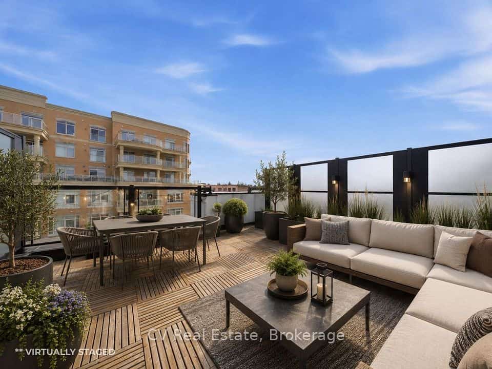 500 Alex Gardner Circle #104, Aurora, ON L4G 3G5
