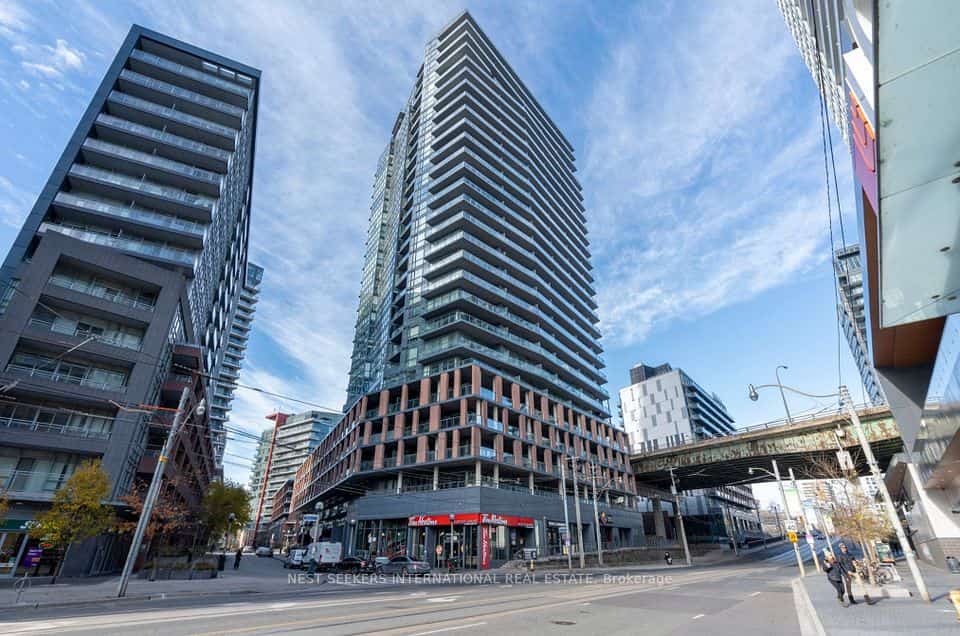 20 Bruyeres Mews #705, Toronto, ON M5V 0G8