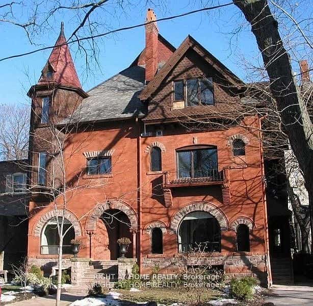 173-175 Madison Avenue #173, Toronto, ON M5R 2S6
