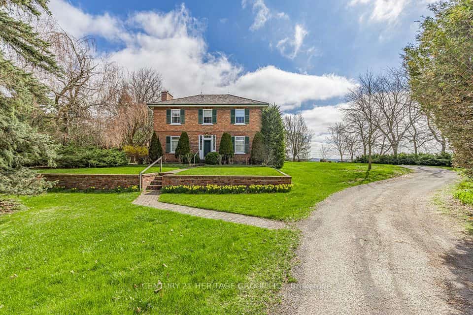 18725 McCowan Road, East Gwillimbury, ON L0G 1M0