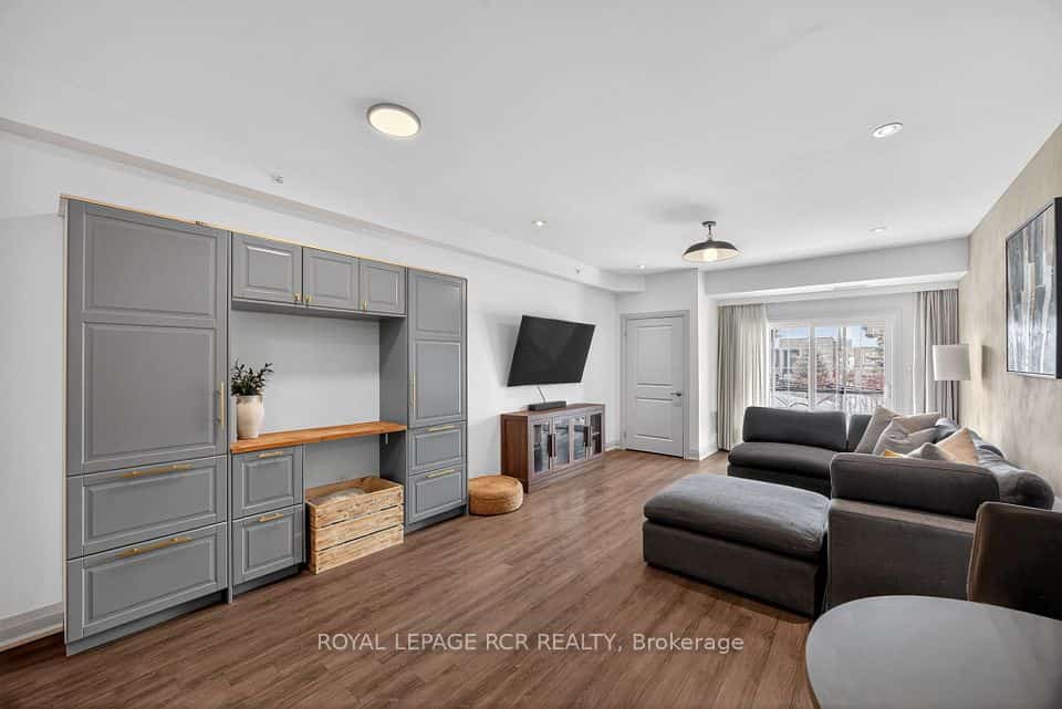 5 Greenwich Street #105, Barrie, ON L4N 7Y8