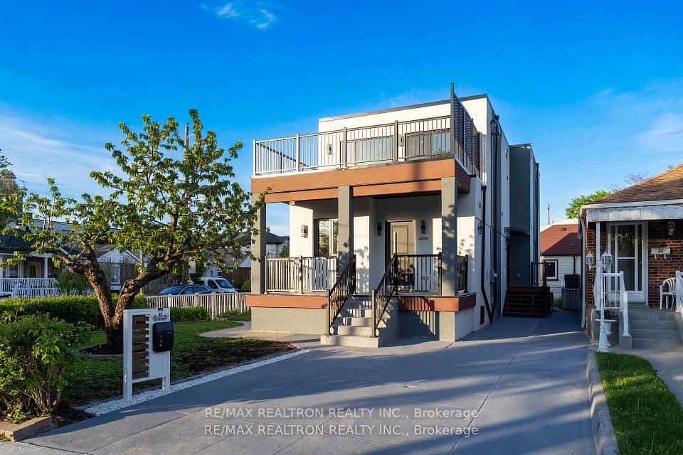 33 Landour Avenue, Toronto, ON M6M 4J3