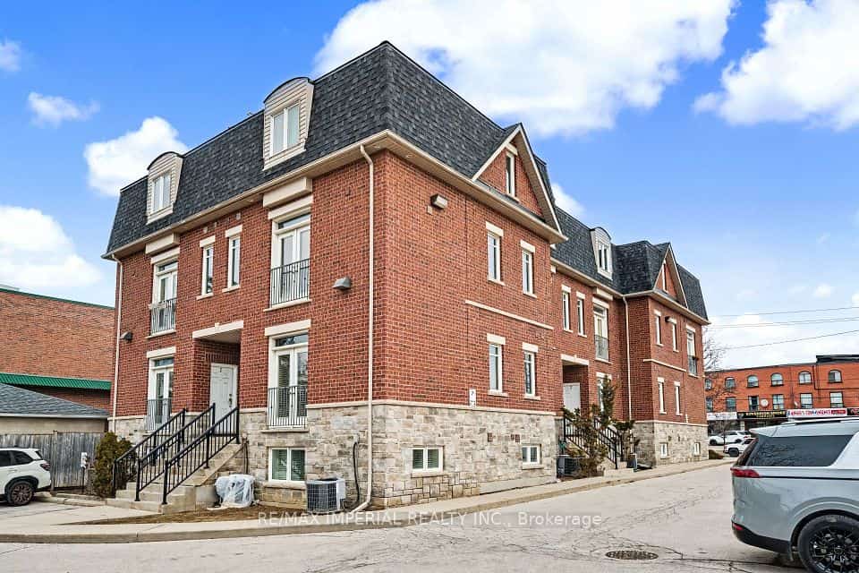 2964 Islington Avenue #2, Toronto, ON M9L 2K6