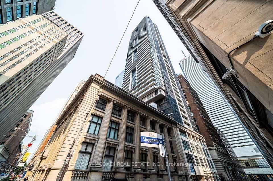 70 Temperance Street #608, Toronto, ON M5H 4E8