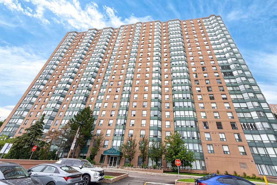 135 Hillcrest Avenue #2009, Mississauga, ON L5B 4B1
