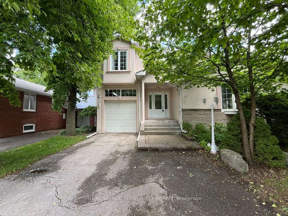 27 Shadwick Drive, Toronto, ON M9R 2V6