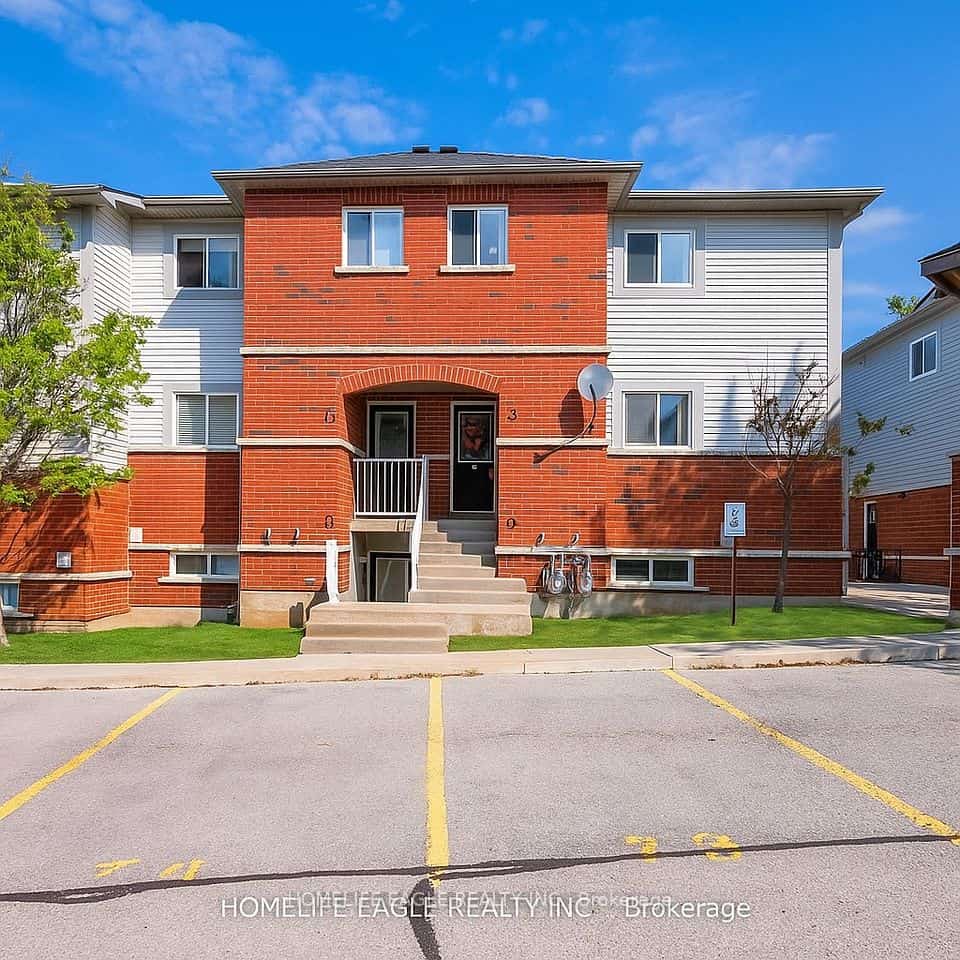 235 Ferndale Drive S #13, Barrie, ON L4N 0T6