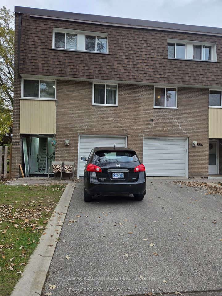 36 Tandridge Crescent #885, Toronto, ON M9W 2P2