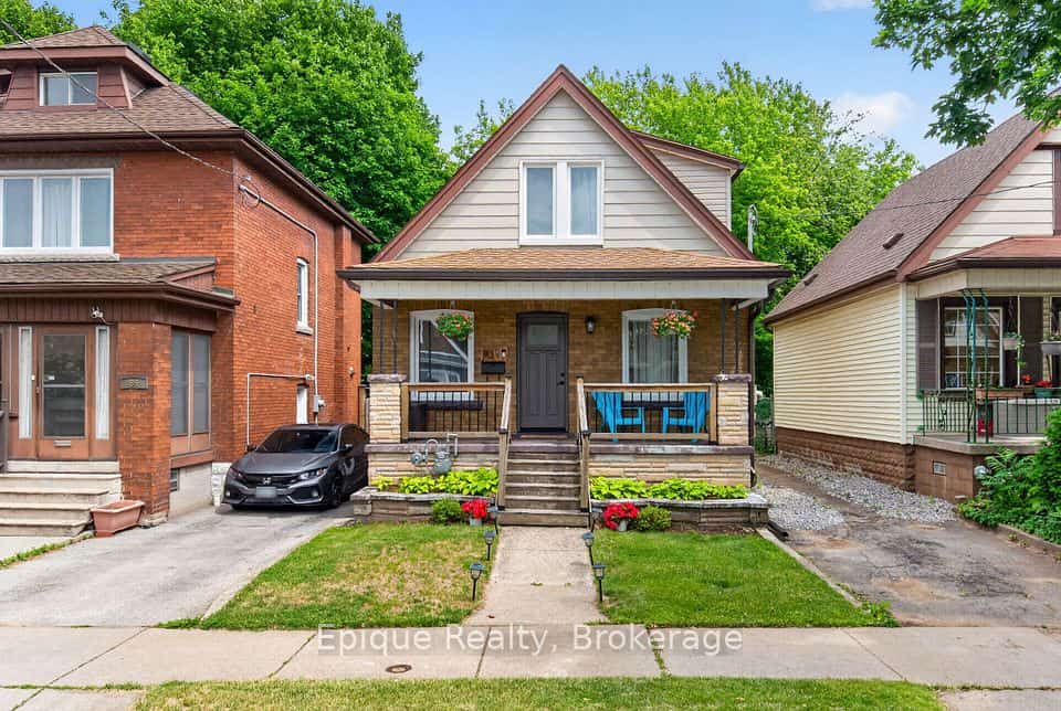 93 Graham Avenue S, Hamilton, ON L8K 2M2