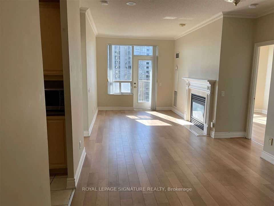25 Kingsbridge Garden Circle #2811, Mississauga, ON L5R 4B1