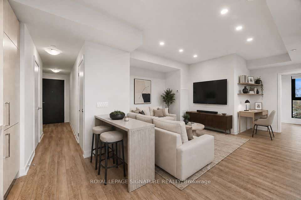 250 Lawrence Avenue W #609, Toronto, ON M5M 1B2