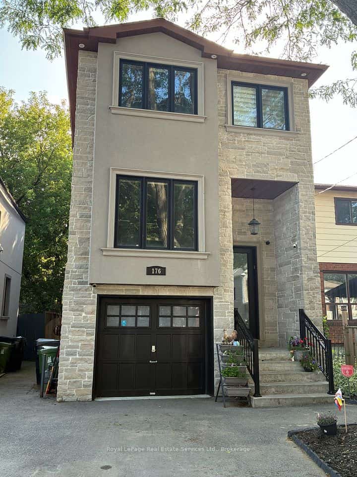 176 Leyton Avenue, Toronto, ON M1L 3V6