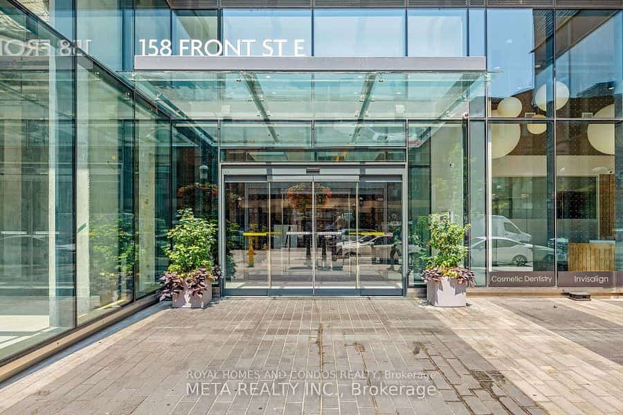 158 Front St Street E #908, Toronto, ON M5A 1E5