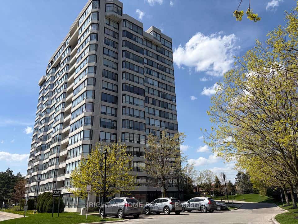 1131 Steeles Avenue W #202, Toronto, ON M2R 3W8