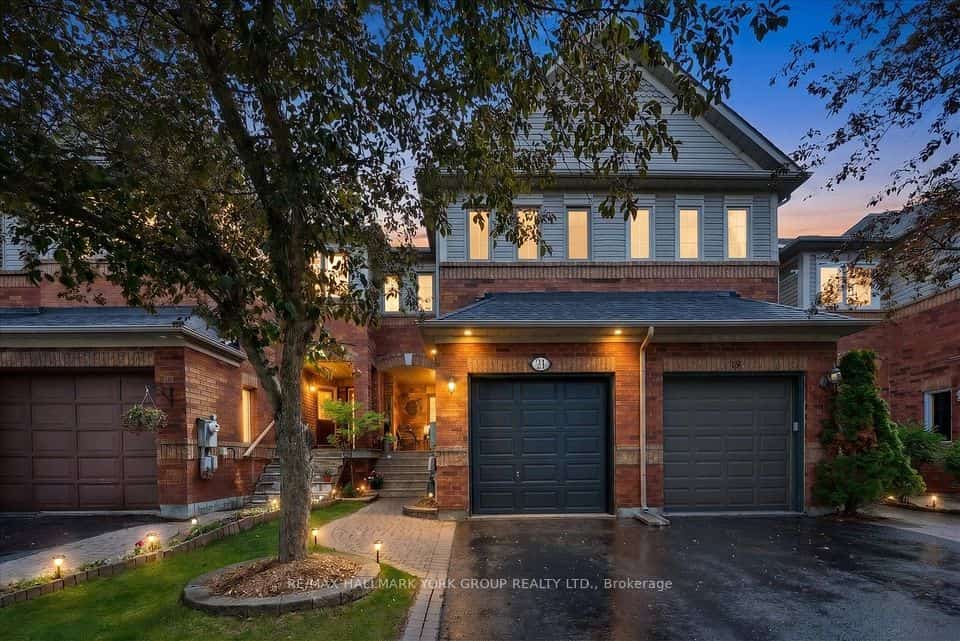 21 Snedden Avenue, Aurora, ON L4G 7J6