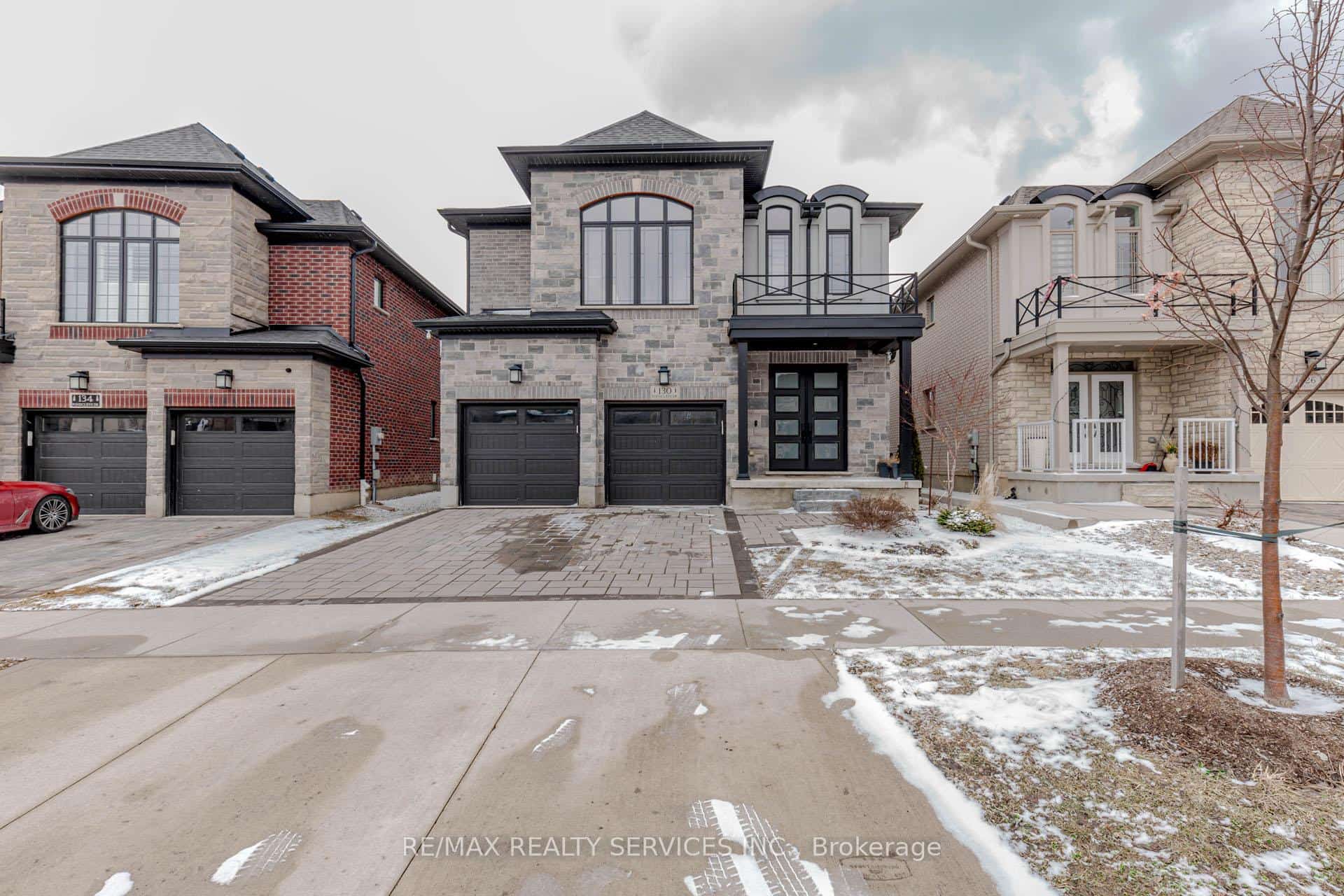 130 Pondcliffe Drive, Kitchener, ON N2R 0M4