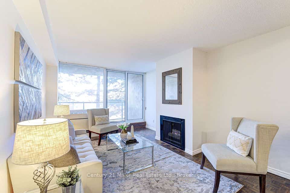 20 Speers Road #304, Oakville, ON L6K 3R5