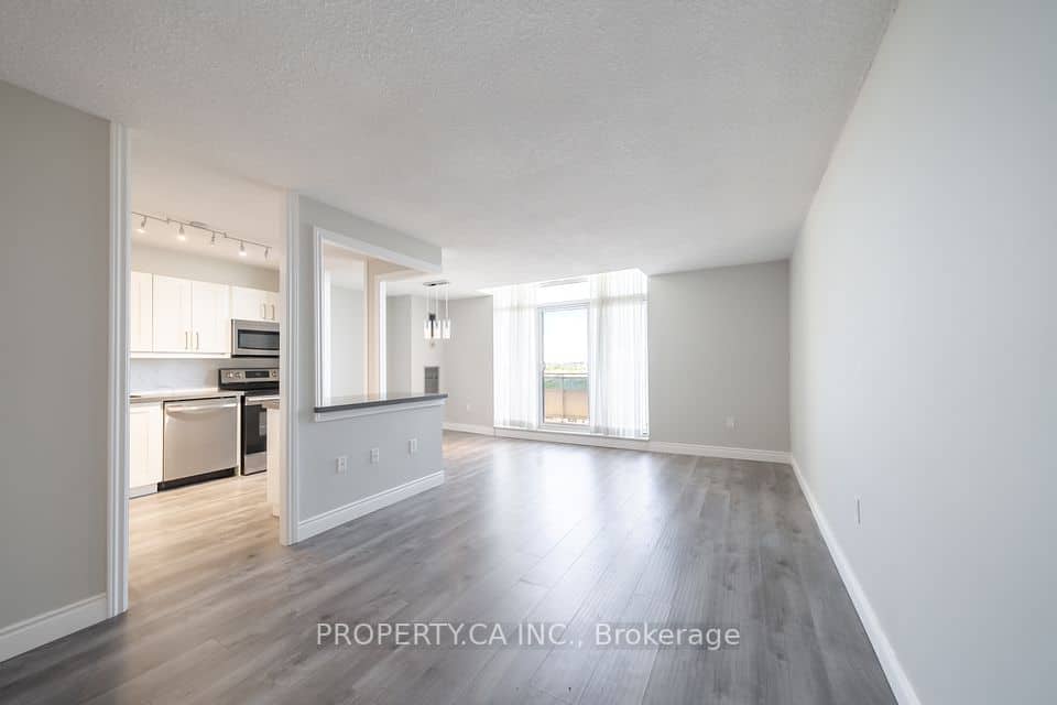 355 Rathburn Road E, Mississauga