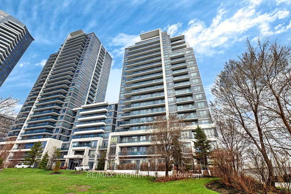 7167 Yonge Street #608, Markham, ON L3T 0E1