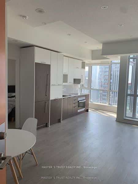 30 Nelson Street #2406, Toronto, ON M5V 0H5