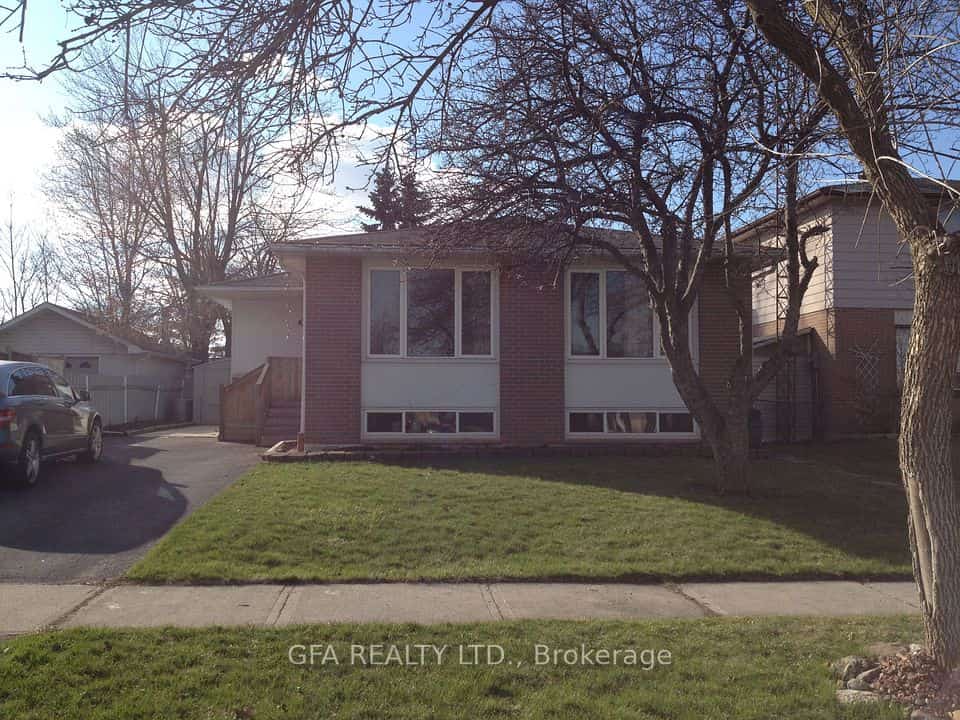 30 Reigate Avenue, Brampton, ON L6V 2E3