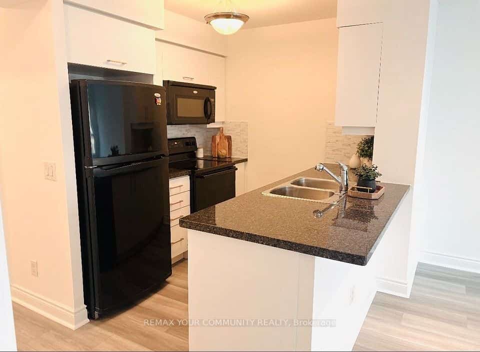 25 Greenview Avenue #622, Toronto, ON M2M 0A5