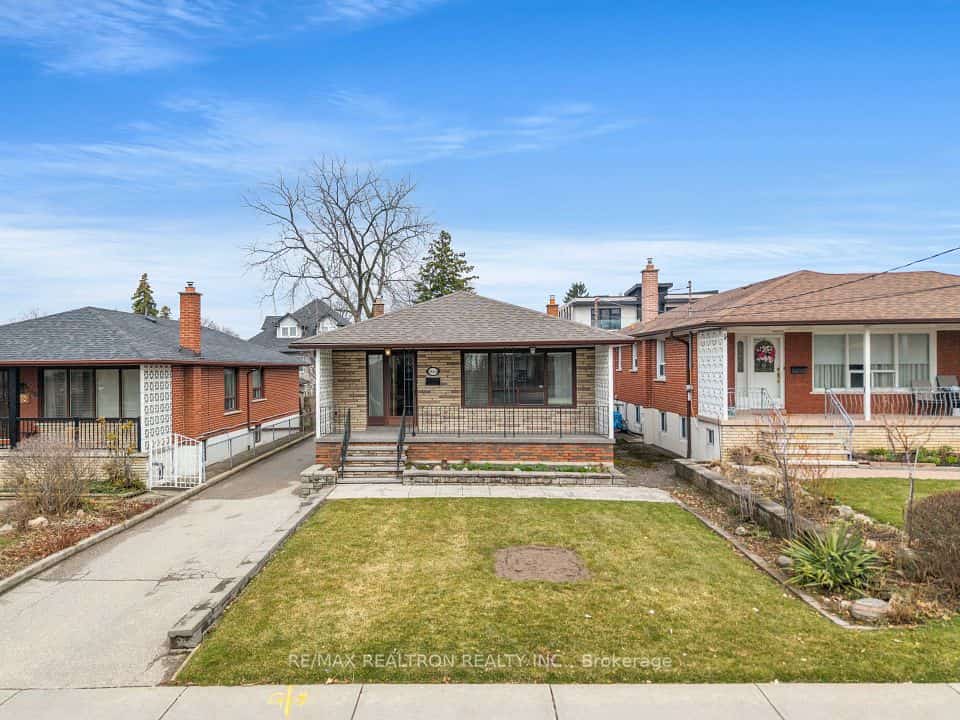 1144 Glengrove Avenue W, Toronto, ON M6B 2K4