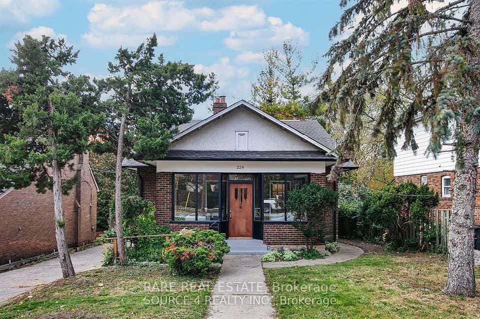 224 Ellis Avenue, Toronto, ON M6S 2X2