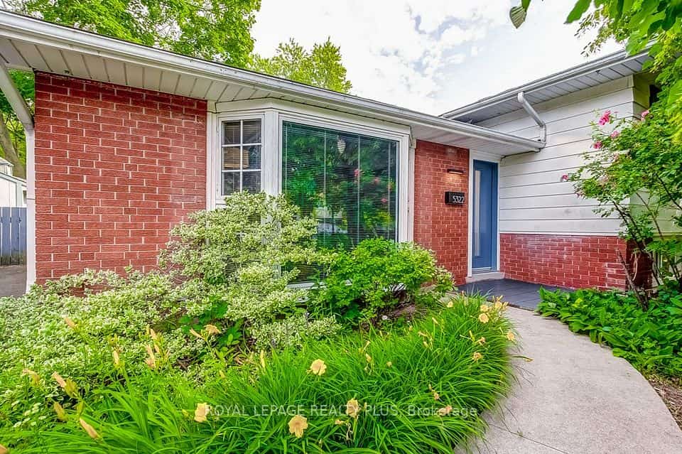 5322 Windermere Drive, Burlington, ON L7L 3M1