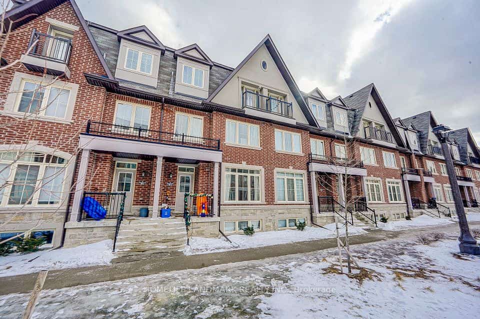 8 Eaton Park Lane #12, Toronto, ON M1W 0A5