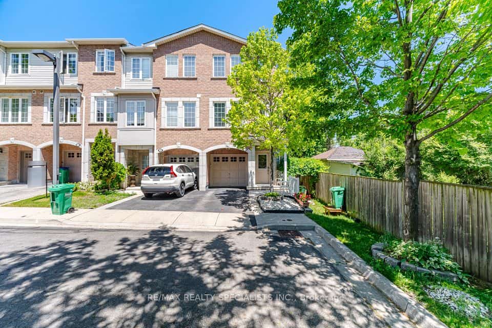 3071 Treadwells Drive #1, Mississauga, ON L4X 1L5