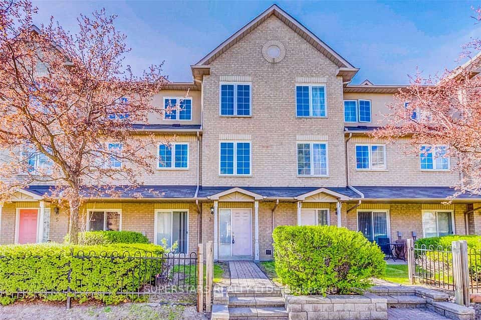 5 St Moritz Way #3A, Markham, ON L3R 4E8