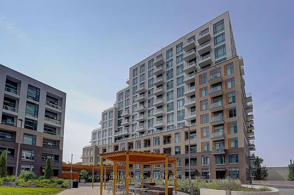 8 Beverly Glen Boulevard #712, Vaughan, ON L4J 0L5