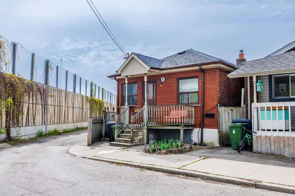 69 Nickle Street, Toronto, ON M6M 2H7