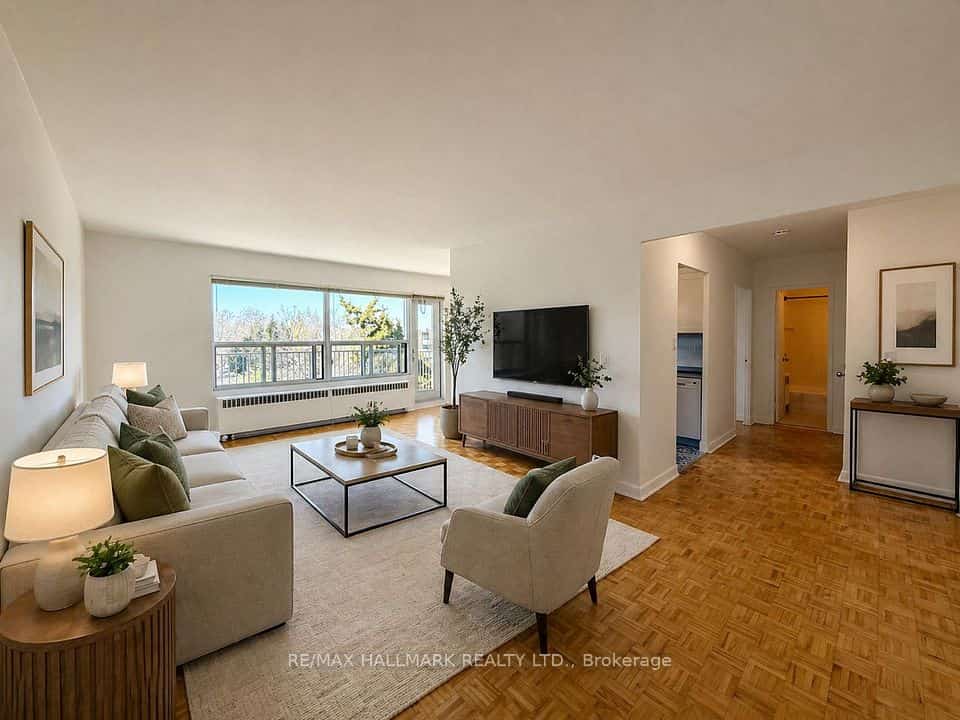 28 Upper Canada Drive #403, Toronto, ON M2P 1R9