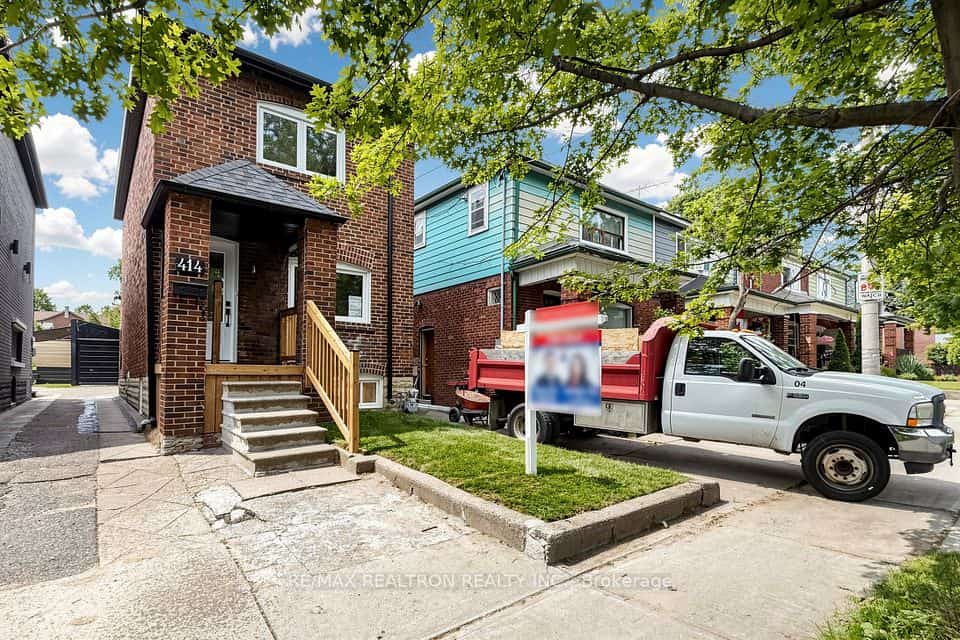 414 Mortimer Avenue, Toronto, ON M4J 2E9