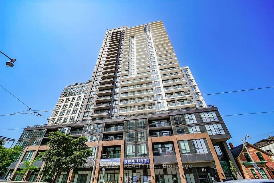 286 Main Street #215, Toronto, ON M4C 4X5