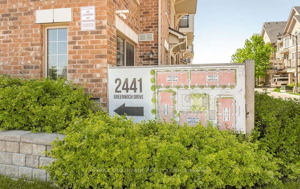 2441 Greenwich Drive #1, Oakville, ON L6M 0S3