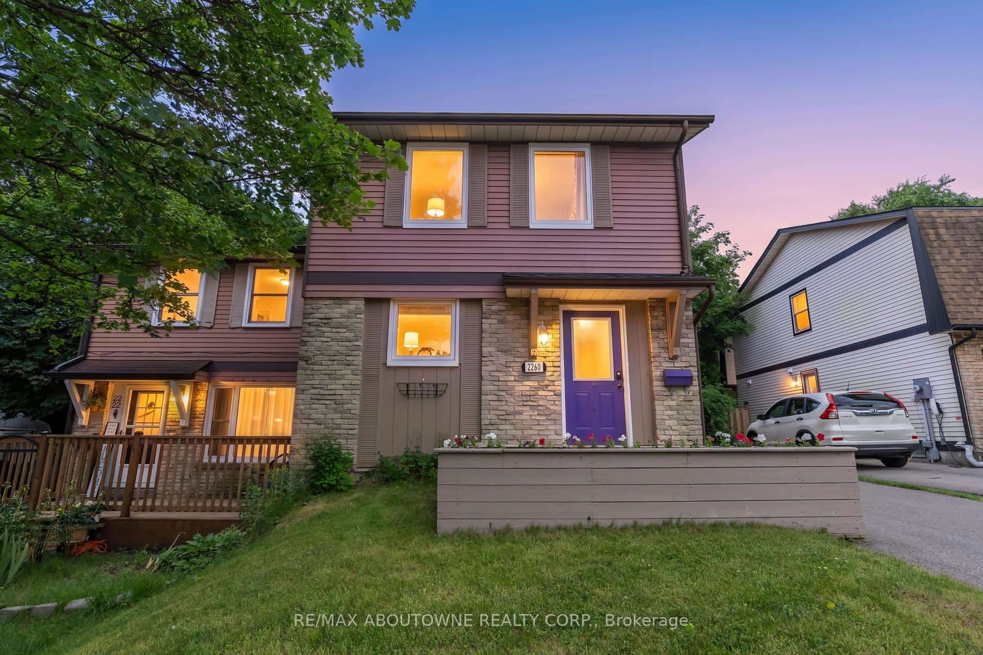 2260 Manchester Drive, Burlington, ON L7P 3W2