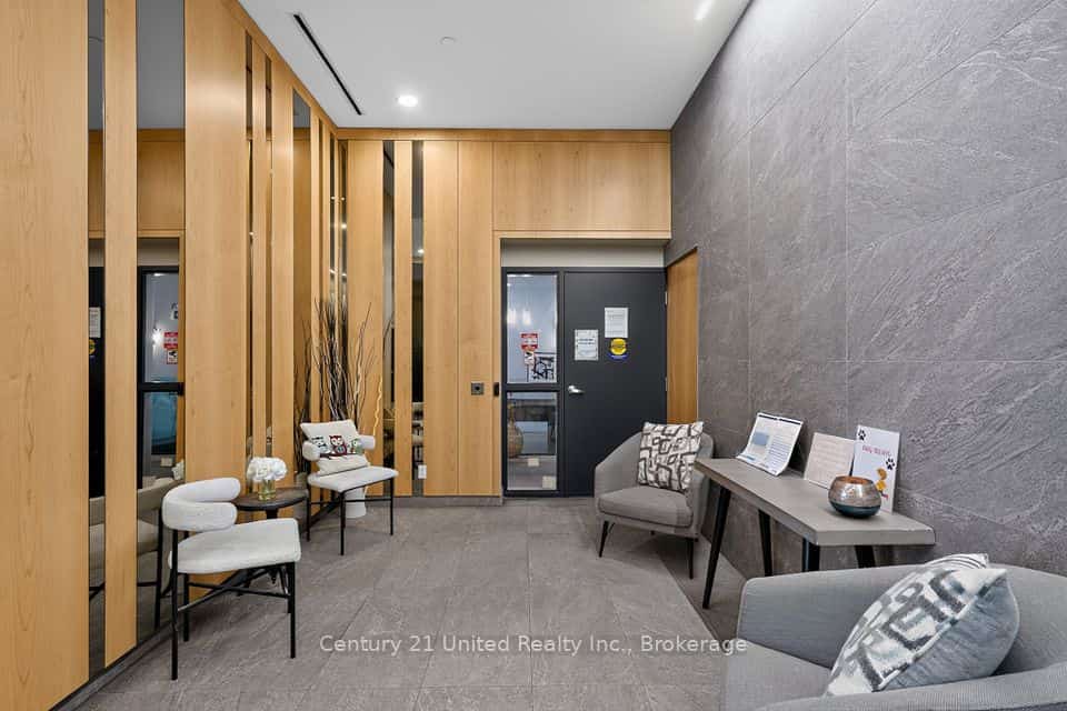 100 Bond Street E #229, Oshawa, ON L1G 0B7