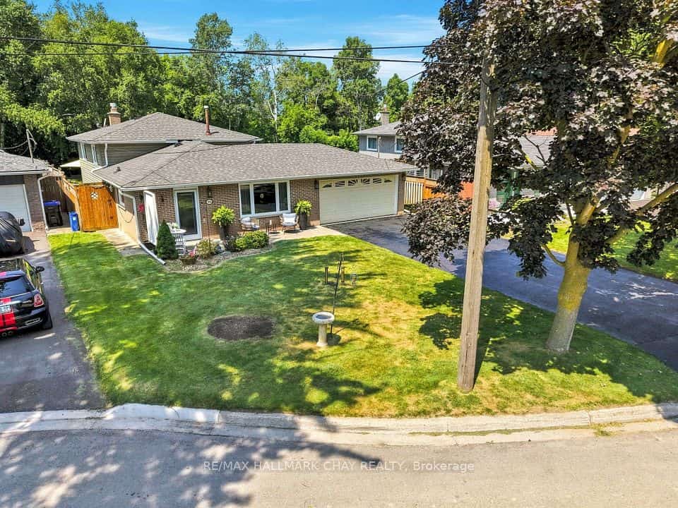 96 Maple Avenue W, New Tecumseth, ON L0G 1A0