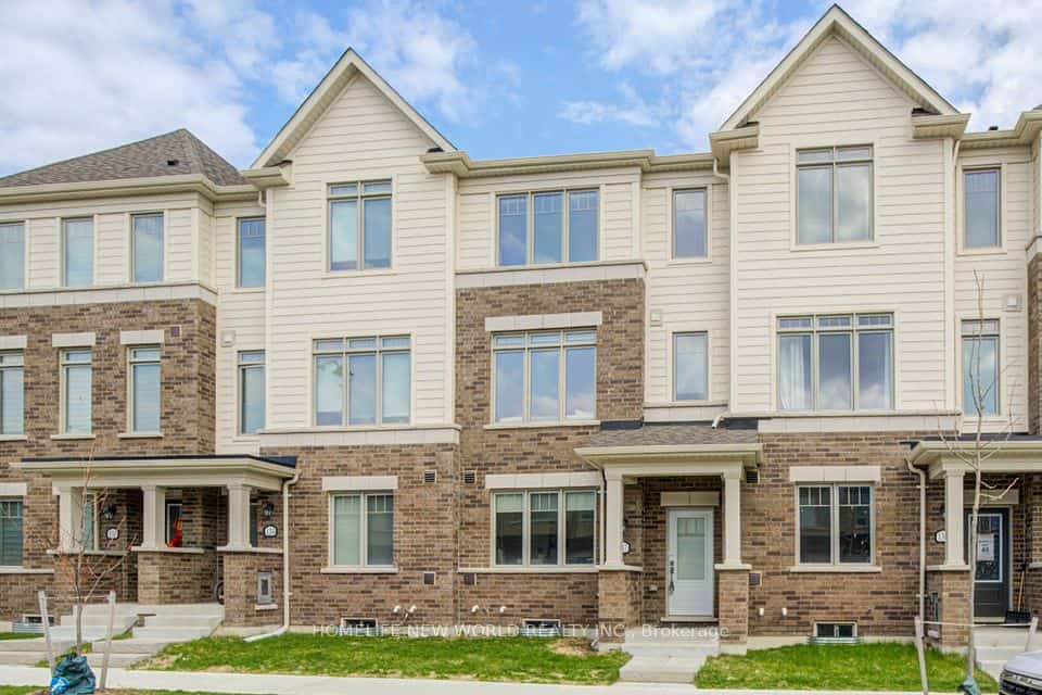 132 Lageer Drive, Whitchurch-Stouffville, ON L4A 5G2