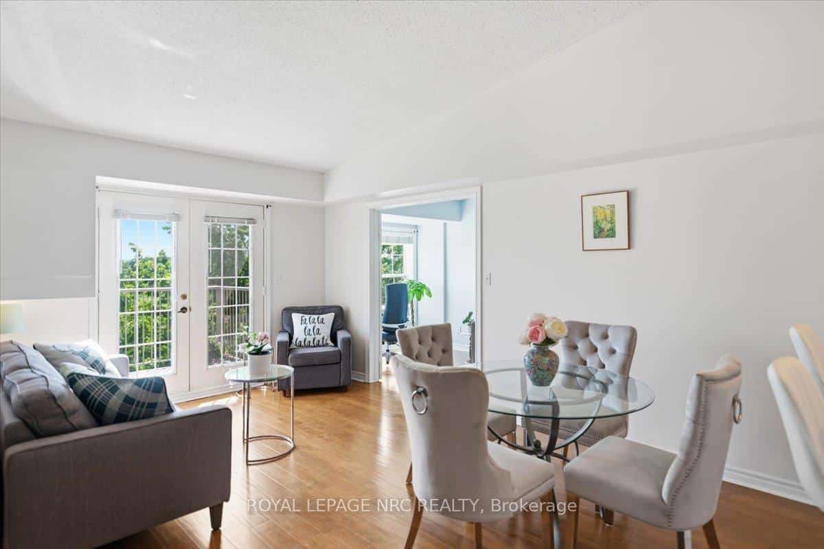 1450 Bishops Gate #409, Oakville, ON L6M 4N1
