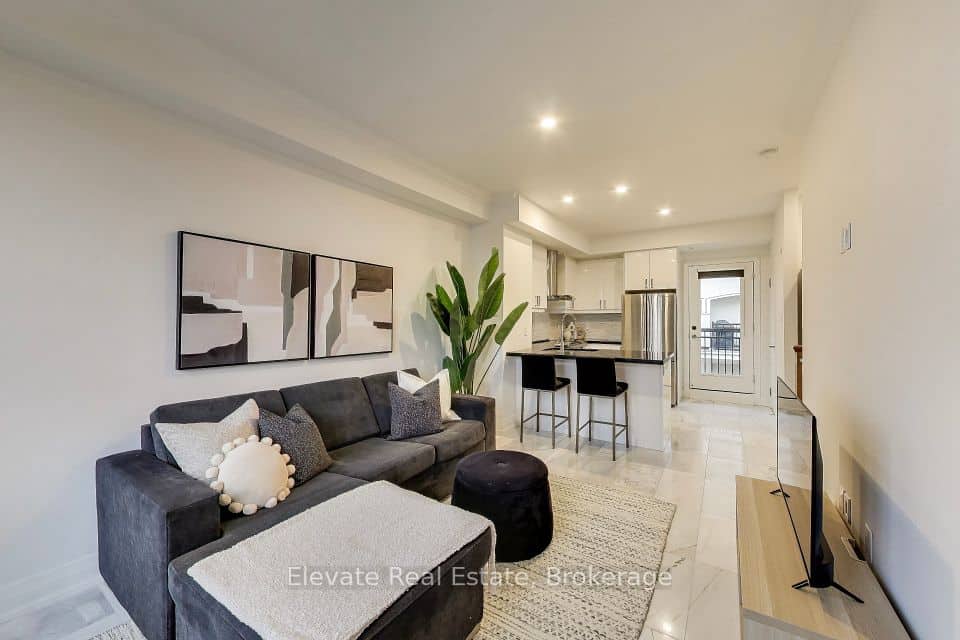3083 Cawthra Road, Mississauga