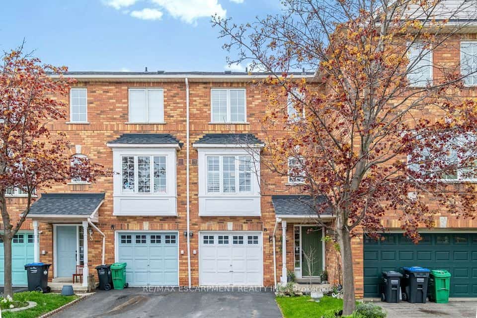 80 Acorn Place #2, Mississauga, ON L4Z 4C9