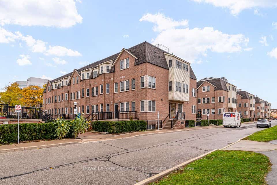 760 Lawrence Avenue W #137, Toronto, ON M6A 3E7