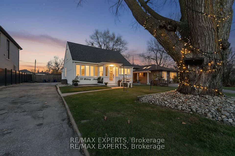 100 Wallasey Avenue, Toronto, ON M9M 1E4