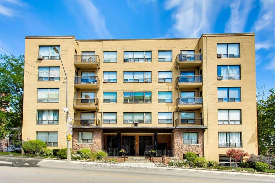 740 Eglinton Avenue W, Toronto