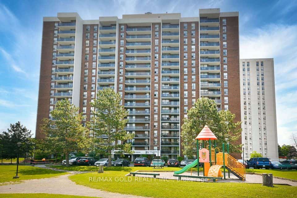 21 Knightsbridge Road #407, Brampton, ON L6T 3Y1